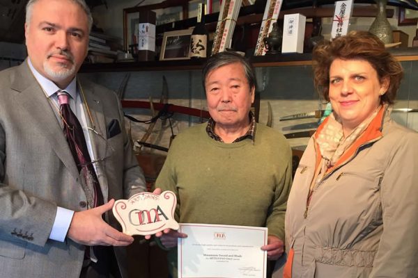 La bottega orafa Penko in Giappone con la targa OmA