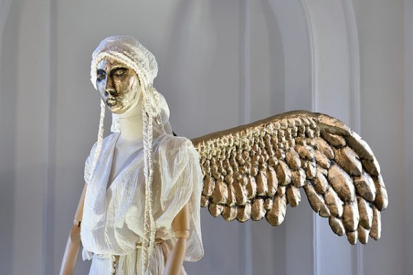 Le scenografie e i costumi del progetto T.H.E.A.T.E.R.  Erasmus+ diventano una mostra