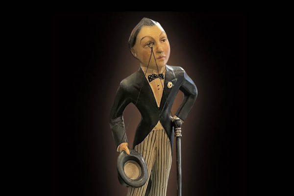 Preziosi, sofisticati e fantasiosi bastoni da passeggio in mostra alla Galleria di Palazzo Coveri, a Firenze